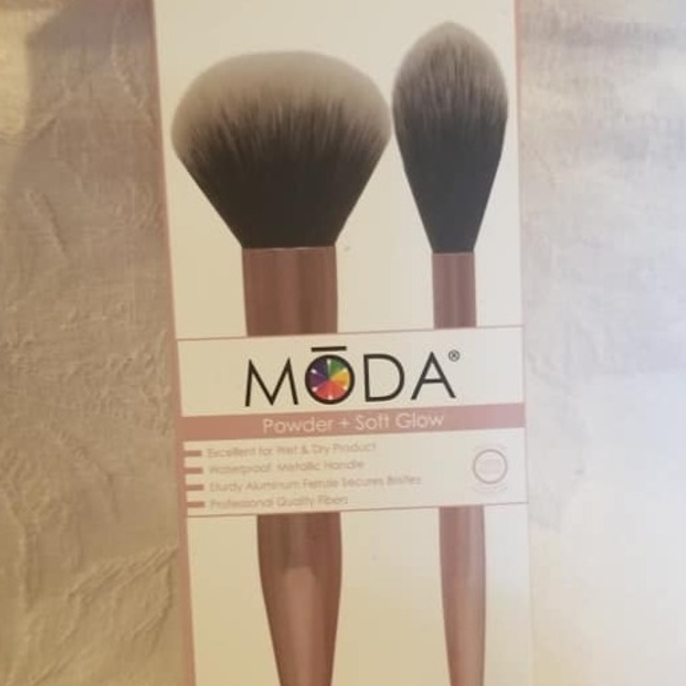 Moda Powder and Soft Glow Brush Set